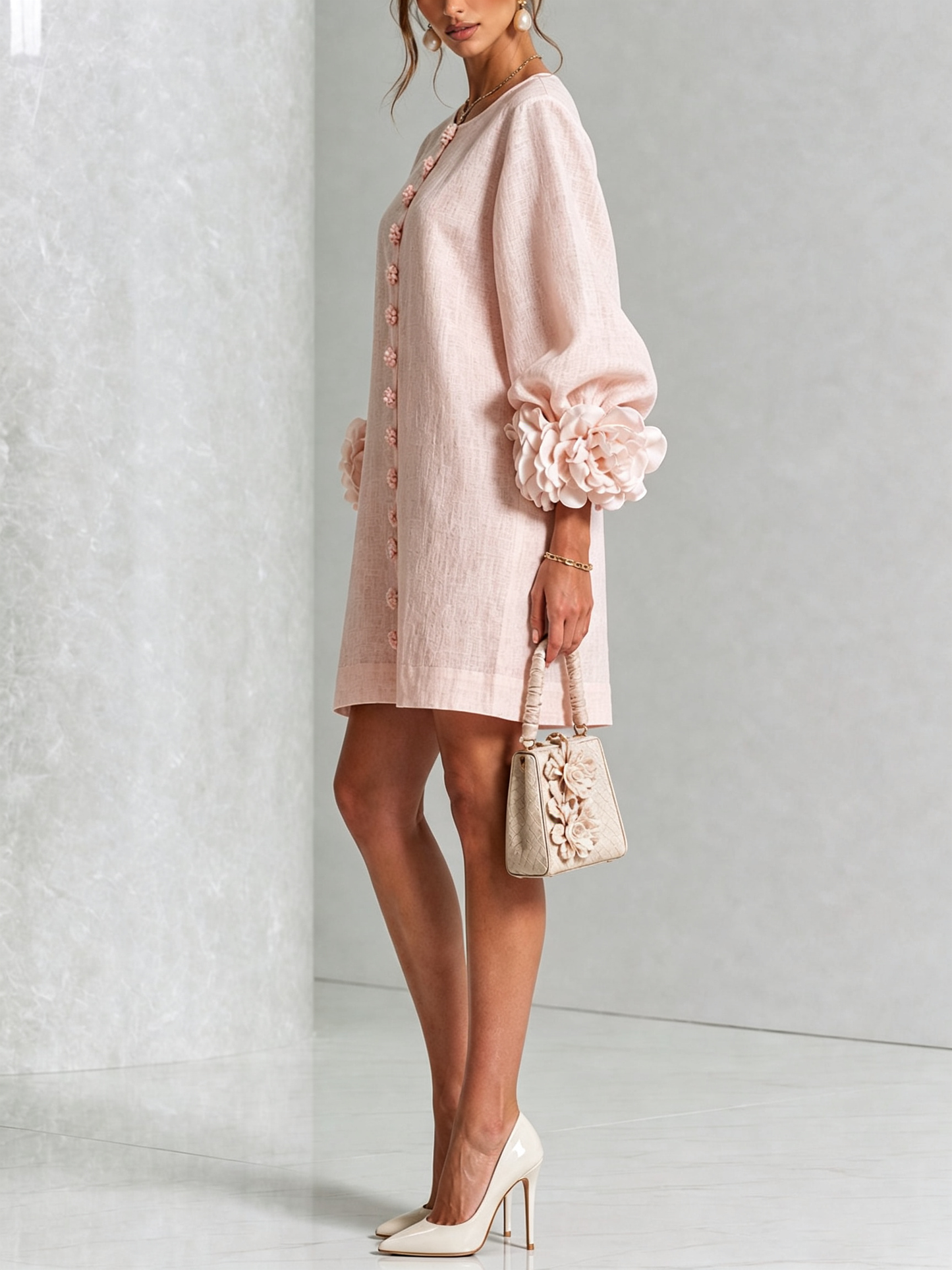 Noemi | Vestido de lino con puños de rosas, Rosa