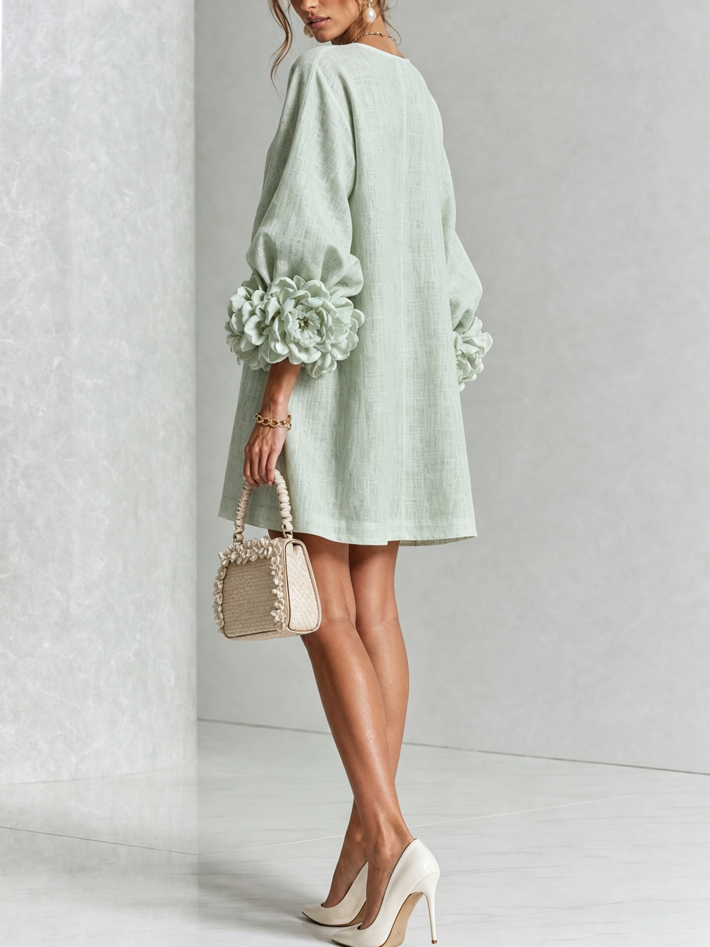 Delia | Vestido de lino con puños de rosas, Verde Salvia